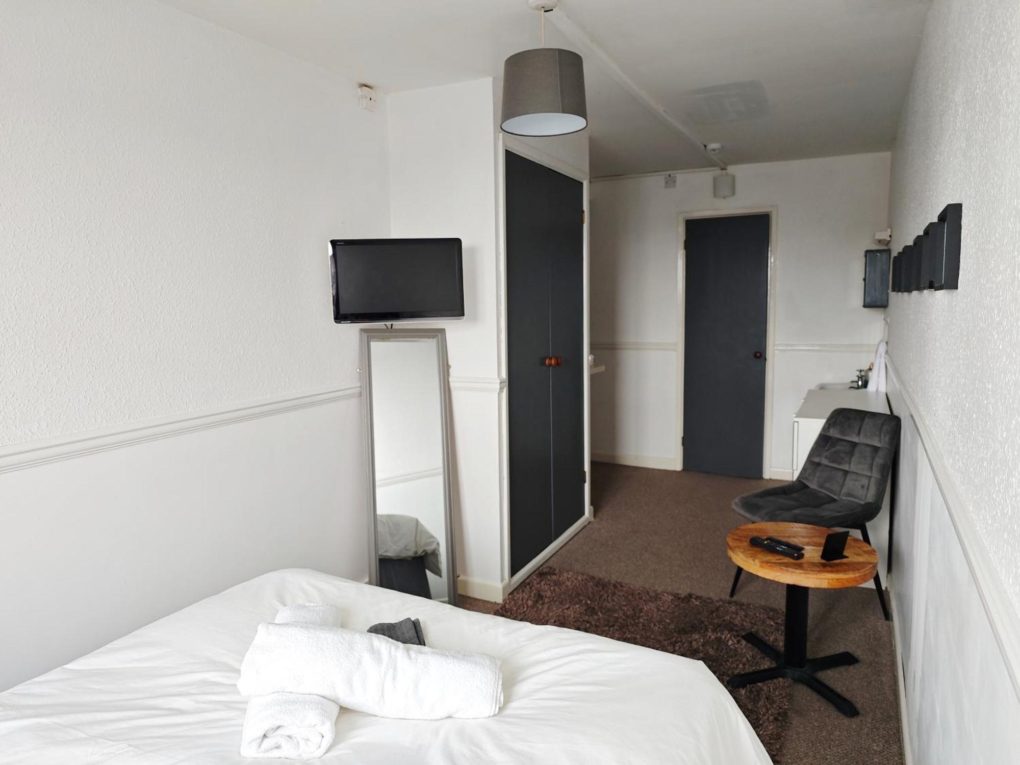 Styles & White Stays - Central Newquay นิวคีย์ ภายนอก รูปภาพ