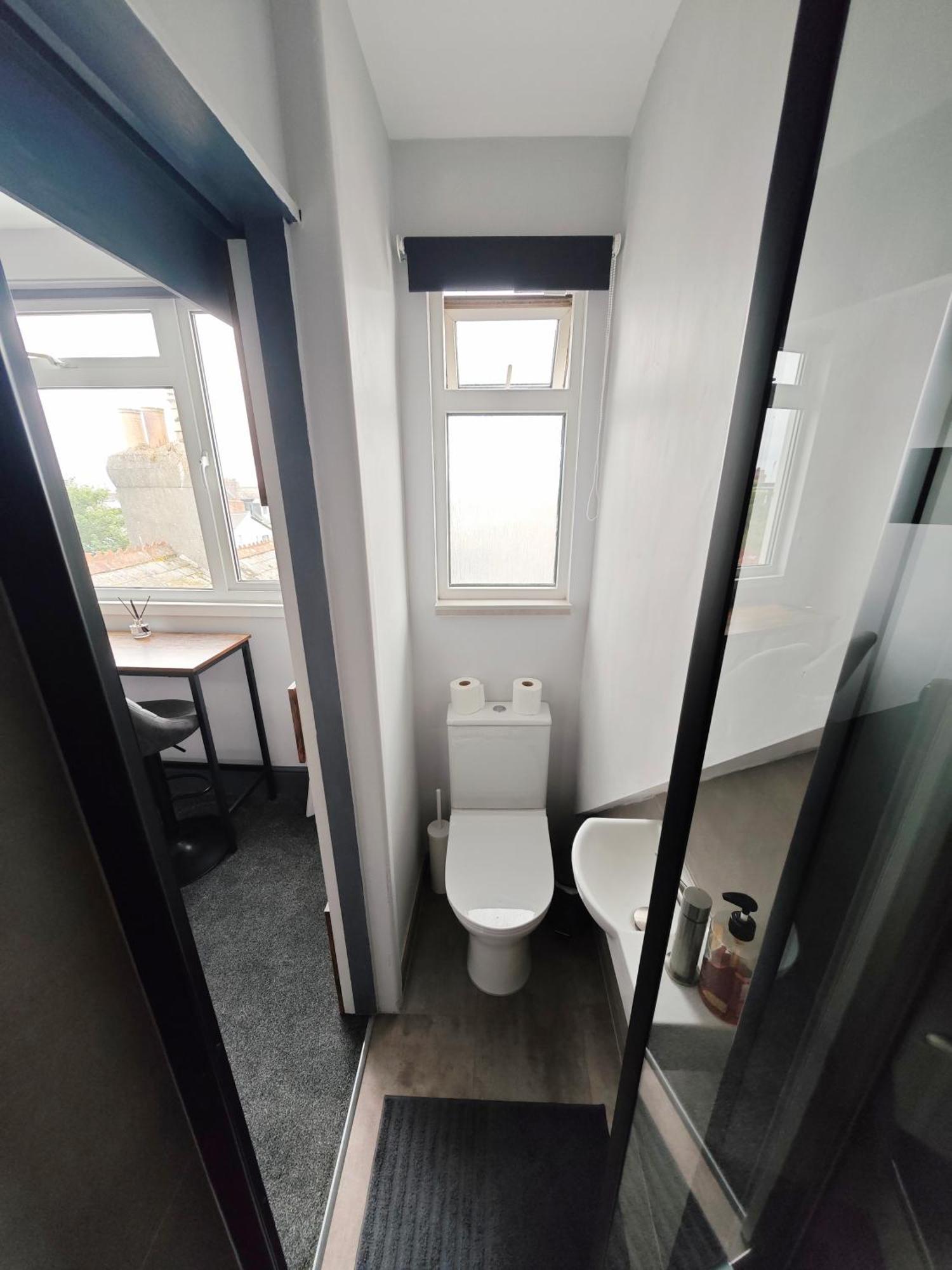 Styles & White Stays - Central Newquay นิวคีย์ ภายนอก รูปภาพ